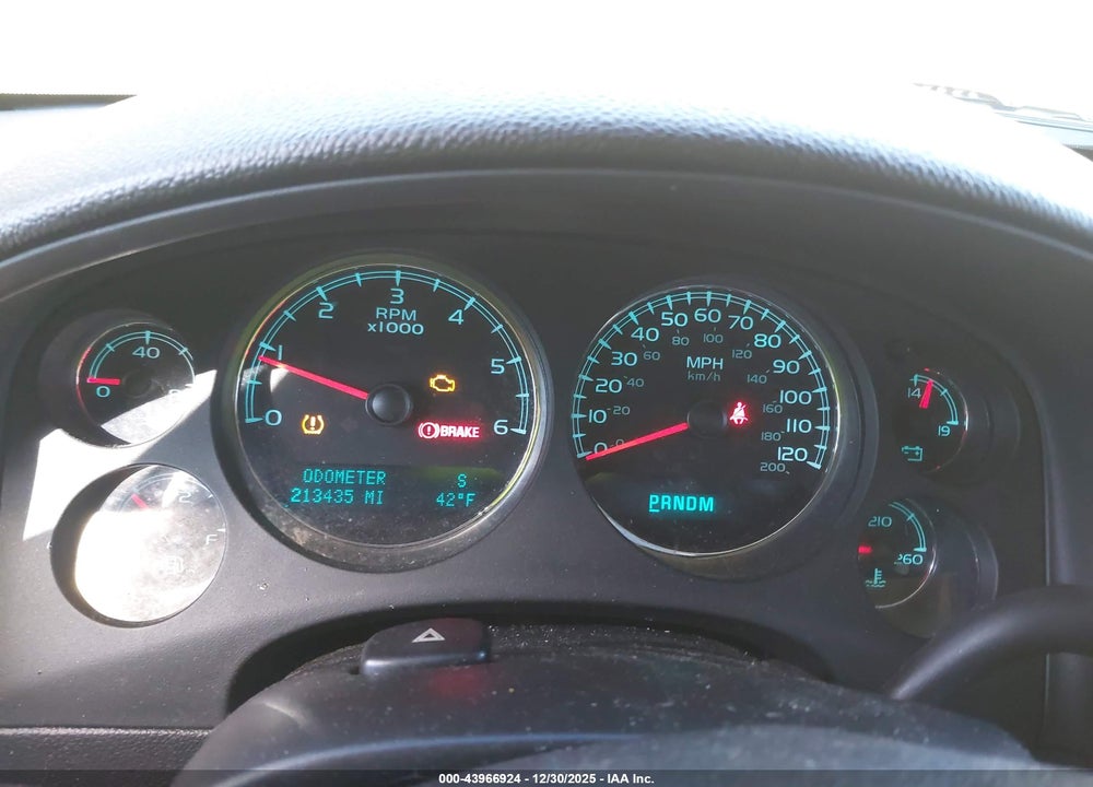 2010 CHEVROLET TAHOE LT VIN: 1GNUKBE03AR141553