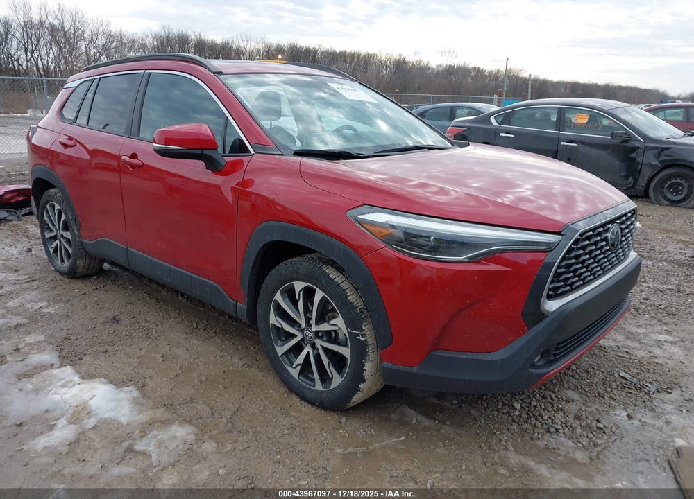 2022 TOYOTA COROLLA CROSS XLE VIN: 7MUDAABG8NV006847