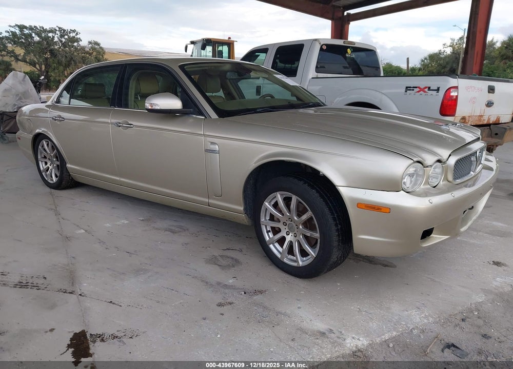 2008 JAGUAR XJ XJ8 L VIN: SAJWA79BX8SH20804