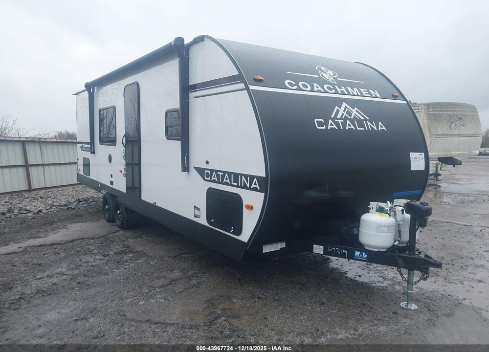 2026 FOREST RIVER CATALINA SUMMIT SERIES 8 261BH VIN: 5ZT2CARB1TU047317