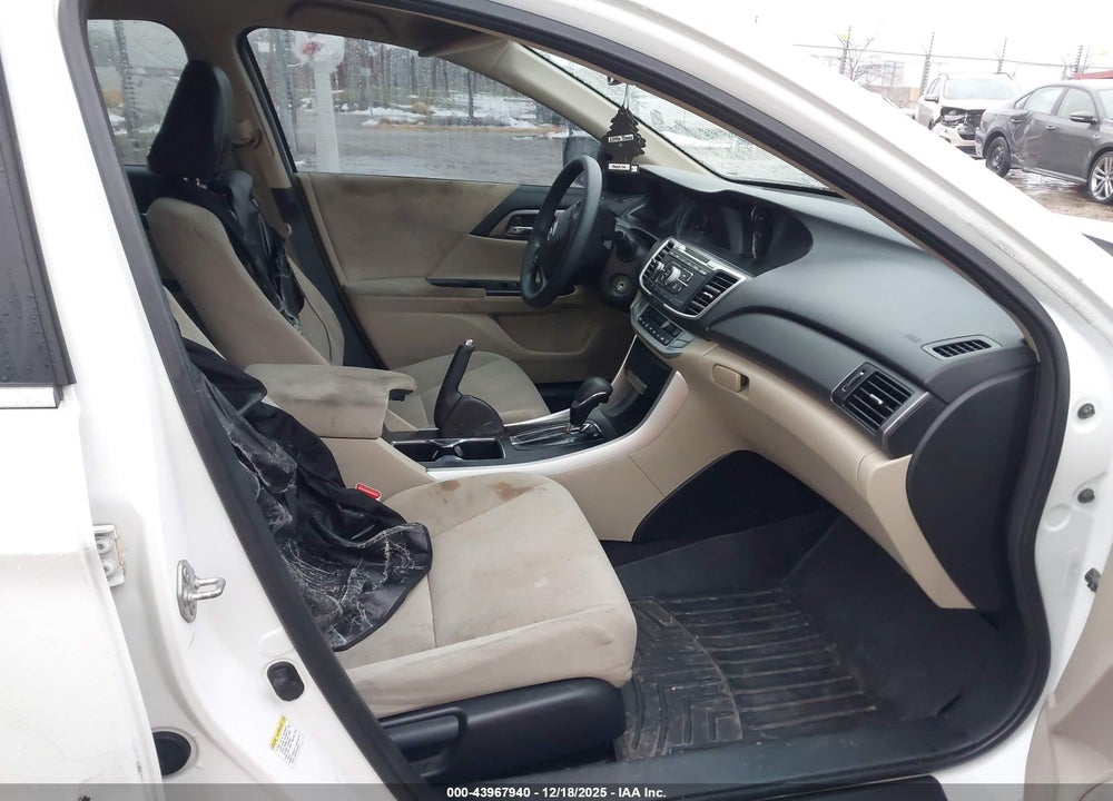 2013 HONDA ACCORD LX VIN: 1HGCR2F30DA168013