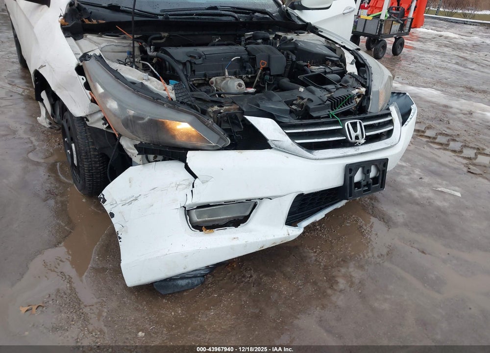 2013 HONDA ACCORD LX VIN: 1HGCR2F30DA168013