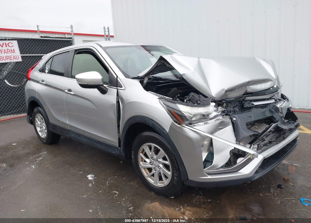 2018 MITSUBISHI ECLIPSE CROSS ES VIN: JA4AS3AAXJZ044179