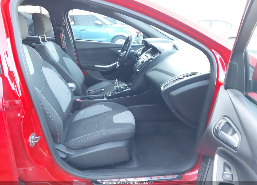 2015 FORD FOCUS ST VIN: 1FADP3L90FL324927