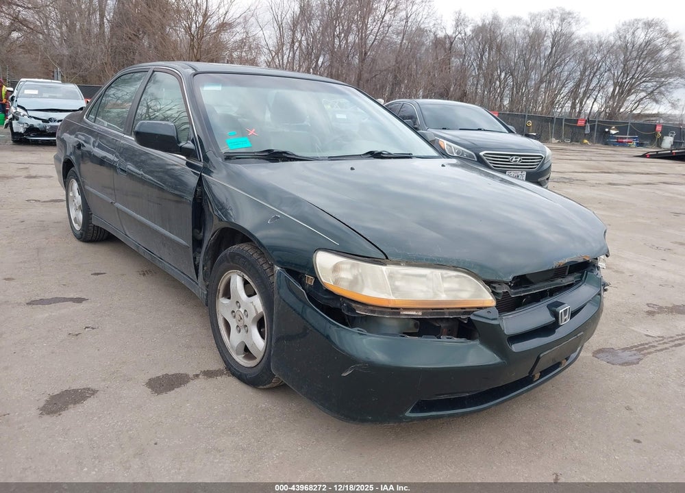 2000 HONDA ACCORD 3.0 EX VIN: 1HGCG1657YA094791
