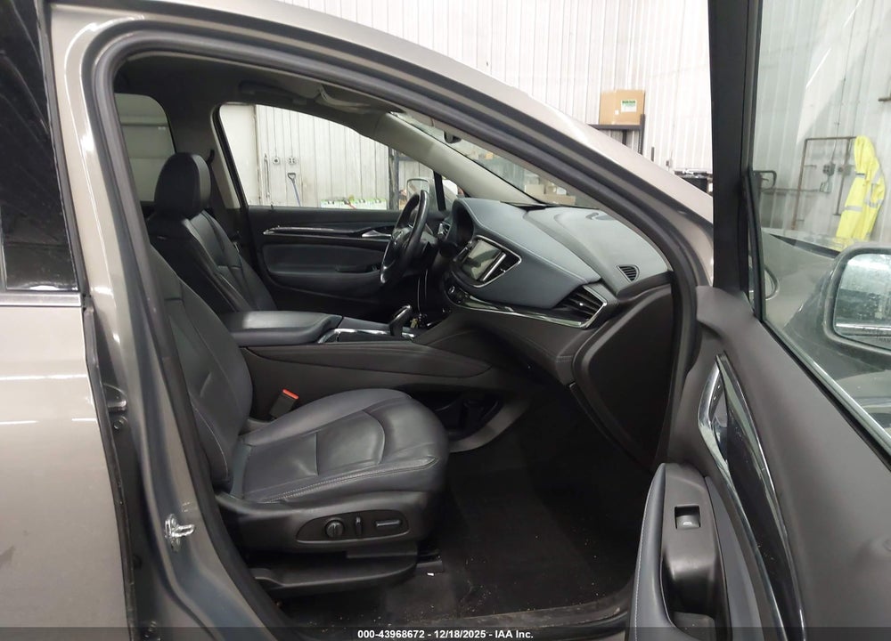 2018 BUICK ENCLAVE ESSENCE VIN: 5GAEVAKW5JJ228197