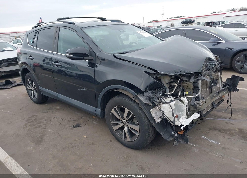 2018 TOYOTA RAV4 XLE VIN: 2T3RFREV0JW813169