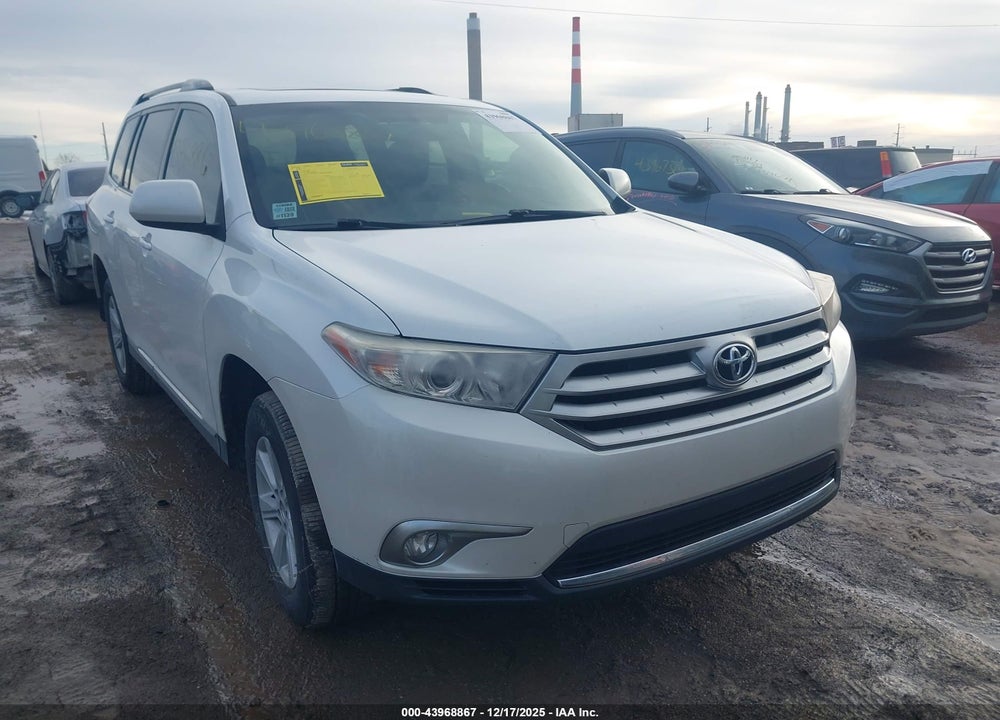 2011 TOYOTA HIGHLANDER SE V6 VIN: 5TDBK3EH1BS052174
