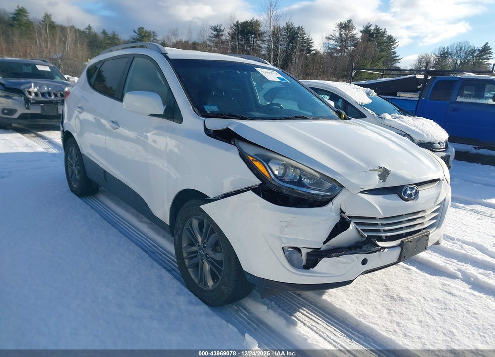 2015 HYUNDAI TUCSON SE VIN: KM8JU3AG5FU049049