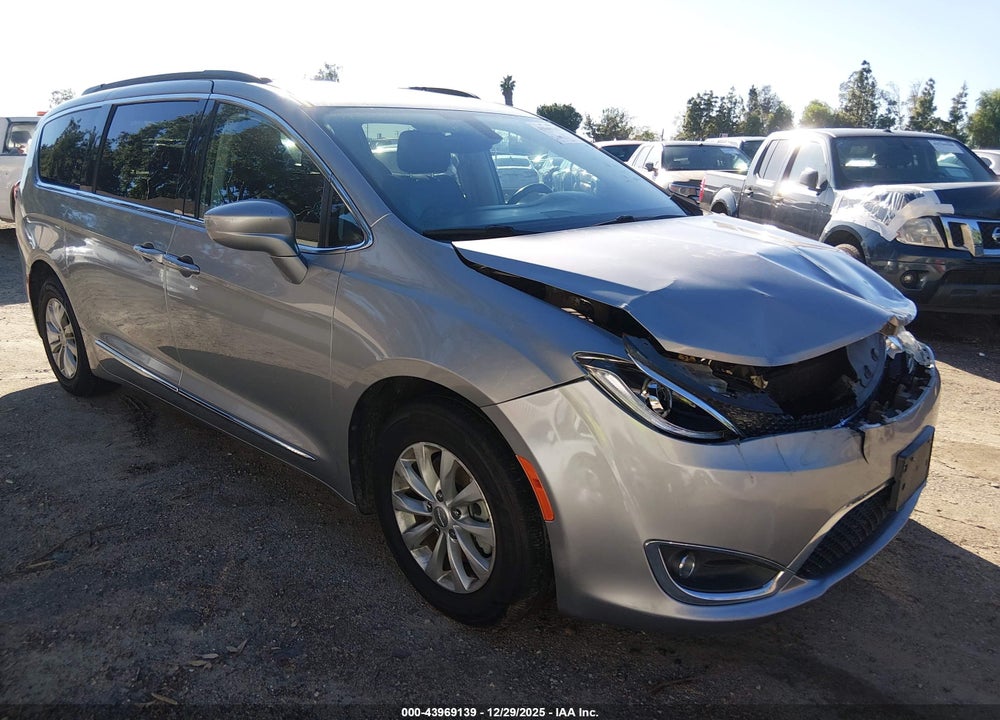 2017 CHRYSLER PACIFICA TOURING-L VIN: 2C4RC1BGXHR526393