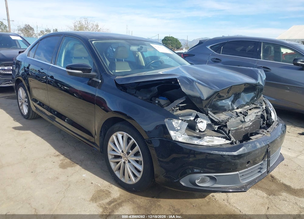 2013 VOLKSWAGEN JETTA 2.5L SEL VIN: 3VWLP7AJXDM365018