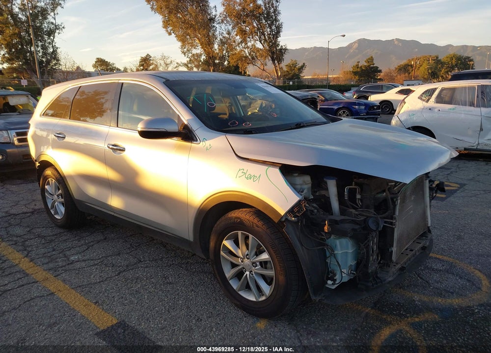 2016 KIA SORENTO 2.4L L VIN: 5XYPG4A38GG002240