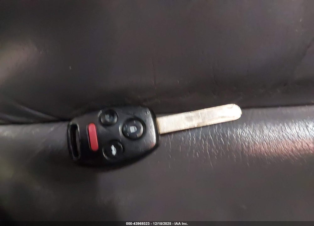2004 HONDA ACCORD 3.0 EX VIN: 1HGCM66504A032391