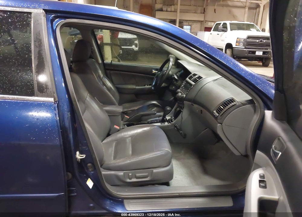 2004 HONDA ACCORD 3.0 EX VIN: 1HGCM66504A032391