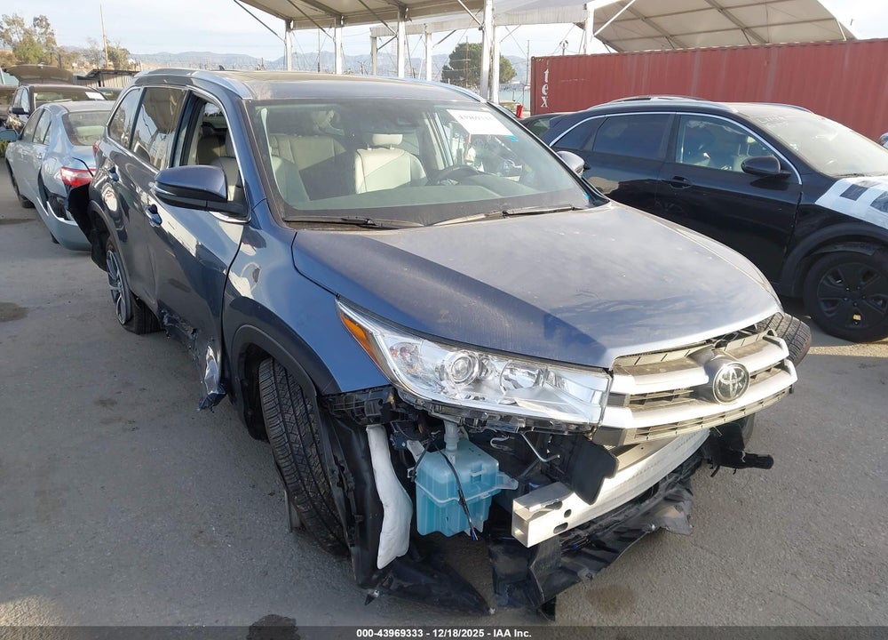 2019 TOYOTA HIGHLANDER XLE VIN: 5TDJZRFH9KS998774