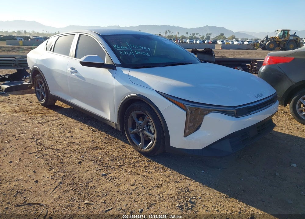 2025 KIA K4 LXS VIN: 3KPFT4DE4SE095154