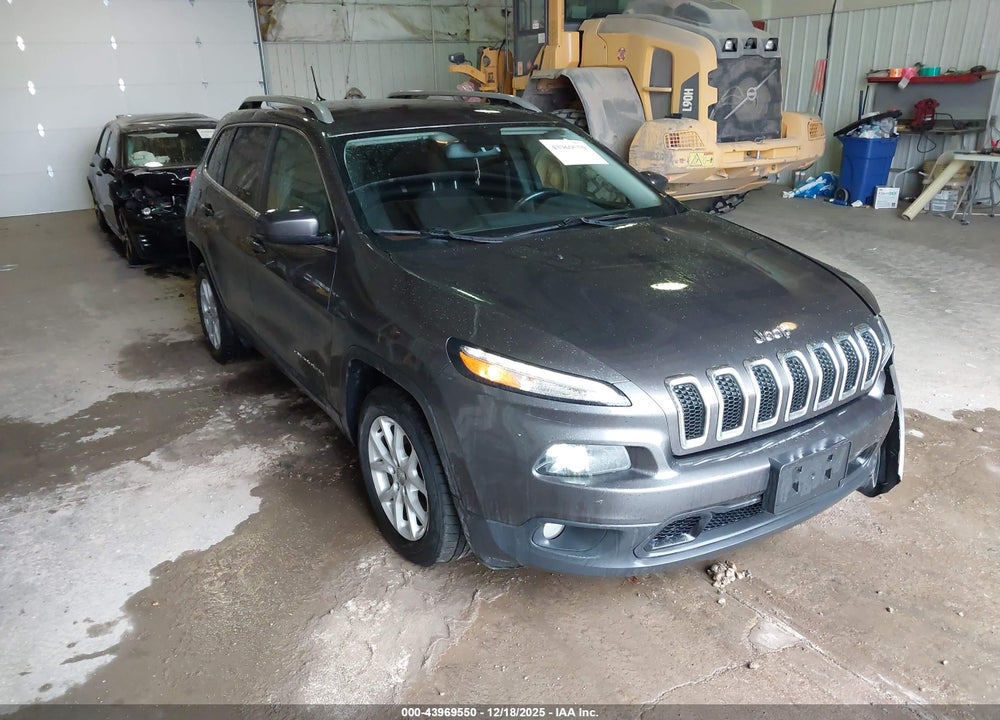 2017 JEEP CHEROKEE LATITUDE FWD VIN: 1C4PJLCBXHW574348