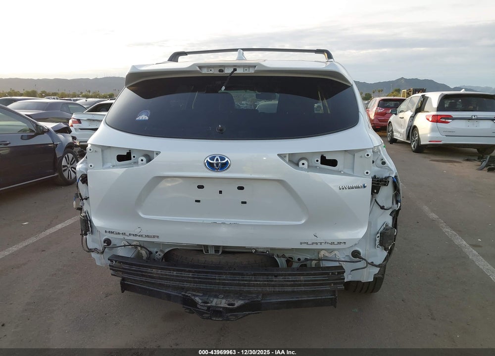 2022 TOYOTA HIGHLANDER HYBRID PLATINUM VIN: 5TDFARAH9NS012863