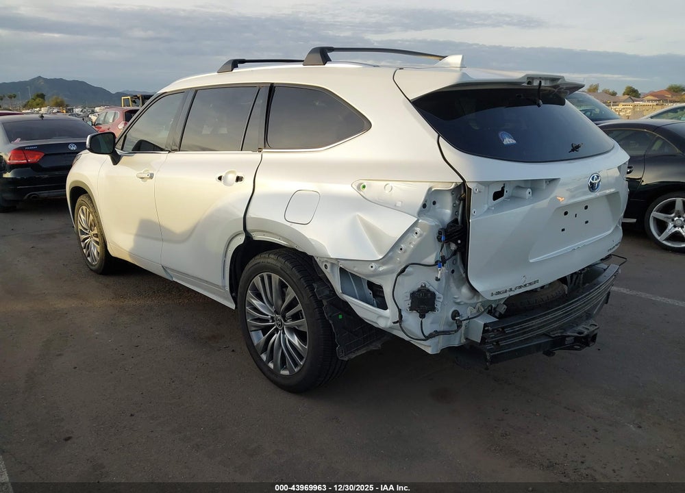 2022 TOYOTA HIGHLANDER HYBRID PLATINUM VIN: 5TDFARAH9NS012863