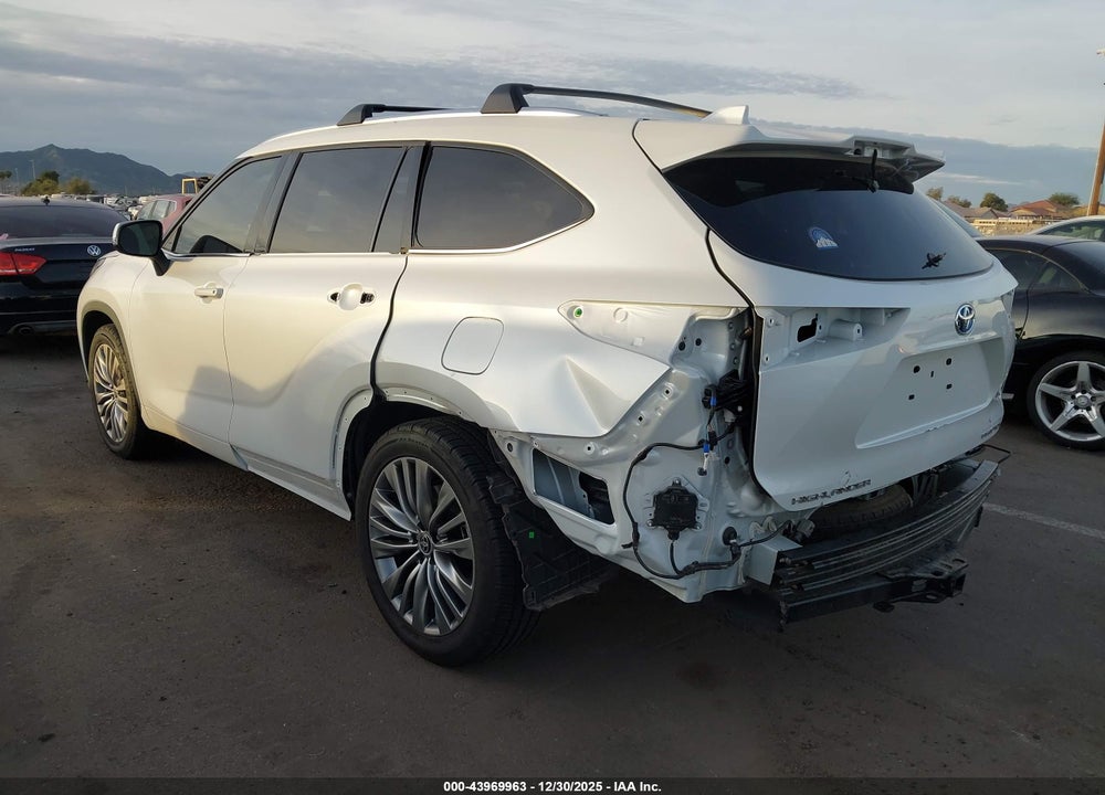 2022 TOYOTA HIGHLANDER HYBRID PLATINUM VIN: 5TDFARAH9NS012863