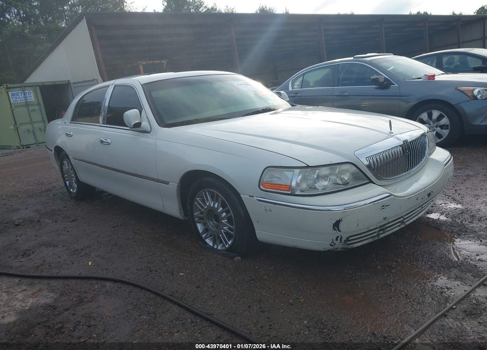 2006 LINCOLN TOWN CAR DESIGNER SERIES VIN: 1LNHM83V56Y621334