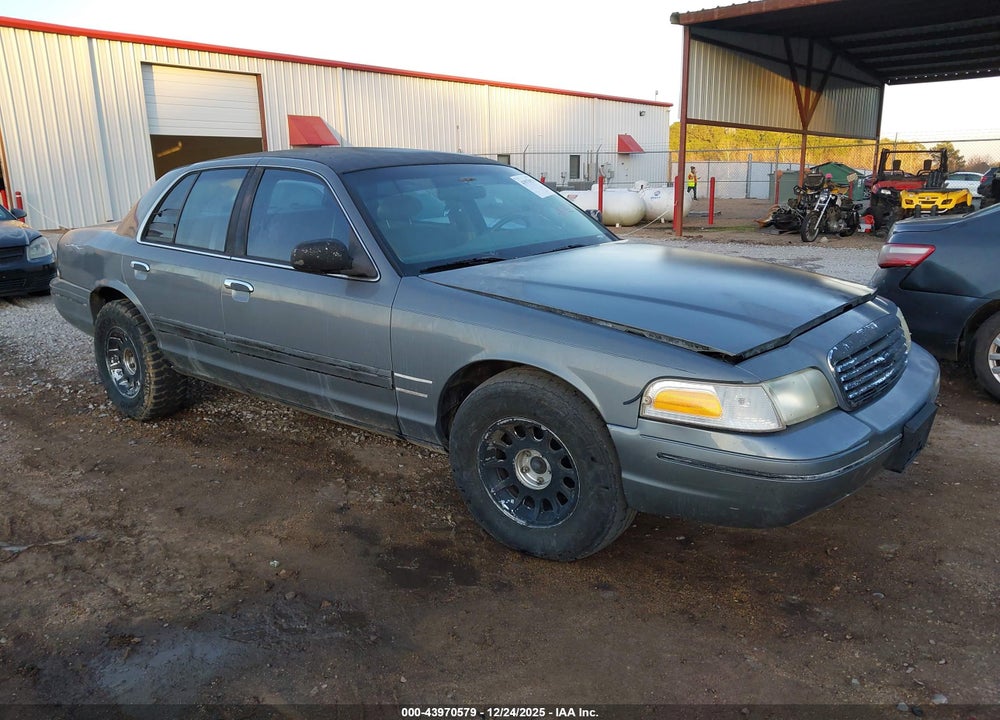 2000 FORD CROWN VICTORIA LX VIN: 2FAFP74W7YX120426
