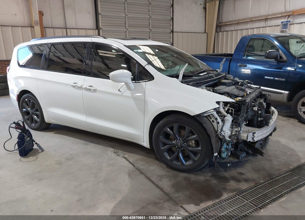 2019 CHRYSLER PACIFICA TOURING L PLUS VIN: 2C4RC1EG1KR714478