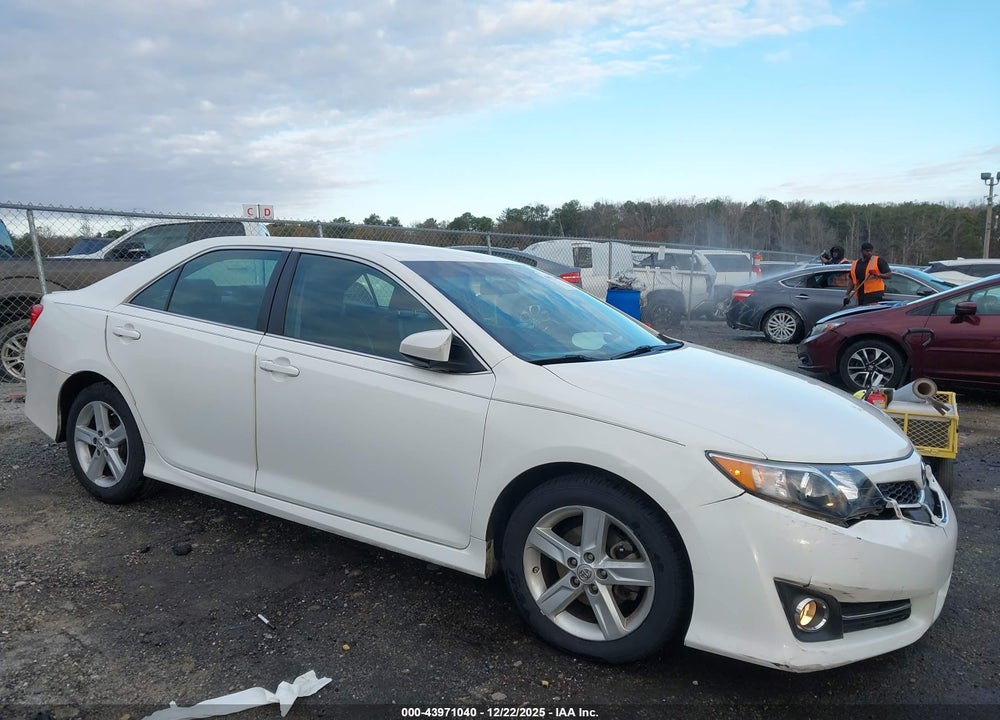 2014 TOYOTA CAMRY SE VIN: 4T1BF1FK1EU861494