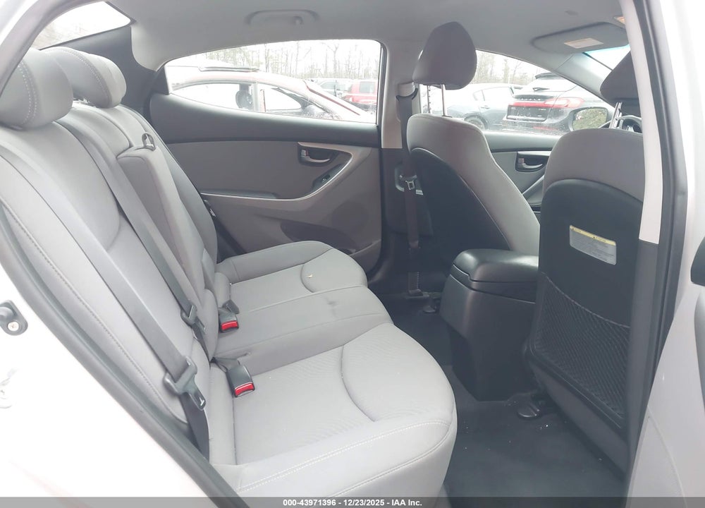 2014 HYUNDAI ELANTRA SE VIN: KMHDH4AE5EU142139