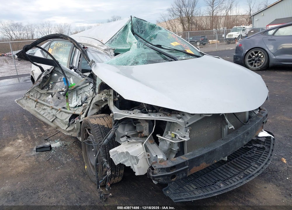 2016 TOYOTA COROLLA LE VIN: 2T1BURHE1GC484729