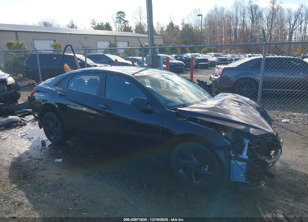 2023 HYUNDAI ELANTRA SEL VIN: 5NPLM4AG9PH089021