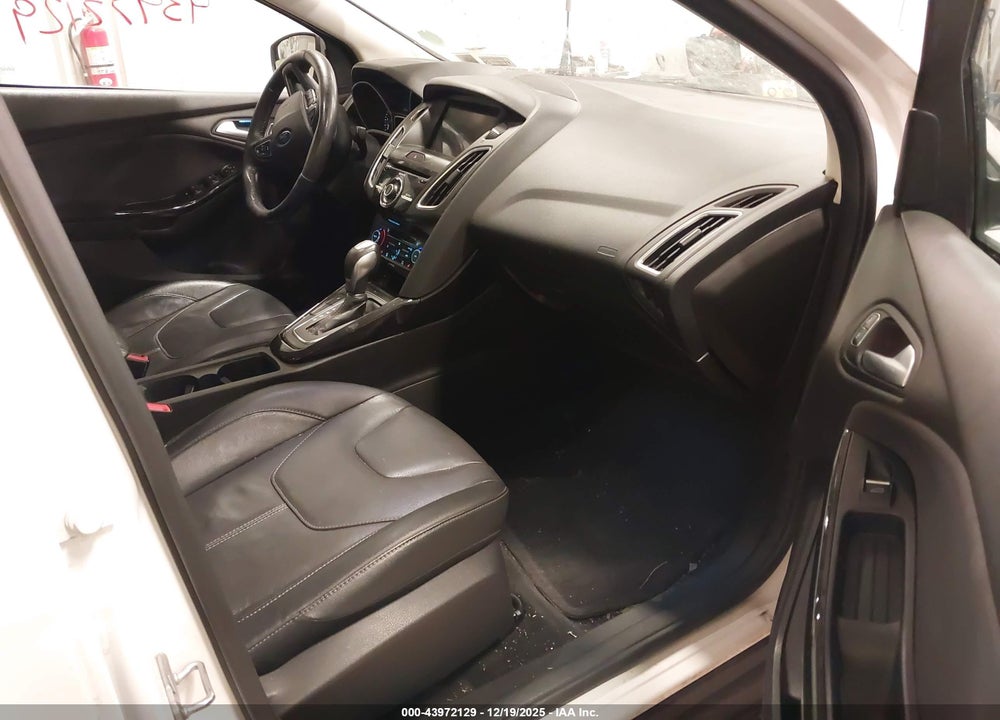 2017 FORD FOCUS TITANIUM VIN: 1FADP3J20HL200682