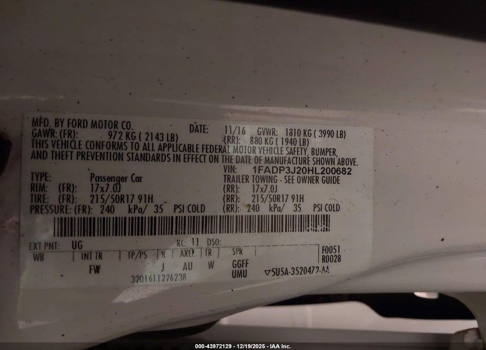 2017 FORD FOCUS TITANIUM VIN: 1FADP3J20HL200682