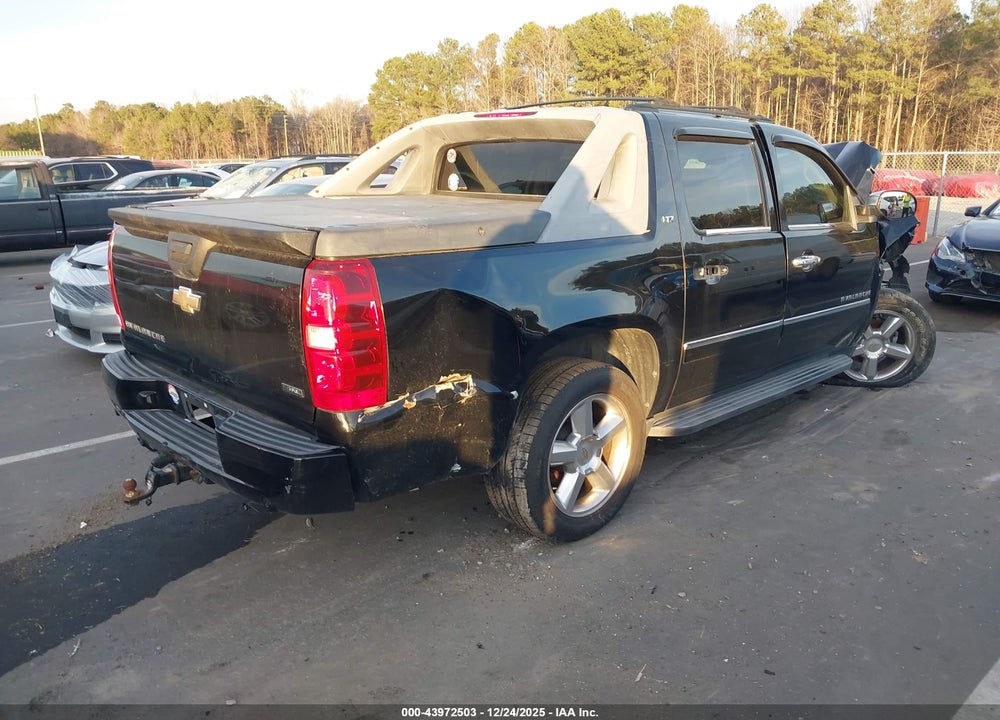 2011 CHEVROLET AVALANCHE 1500 LTZ VIN: 3GNTKGE31BG108989