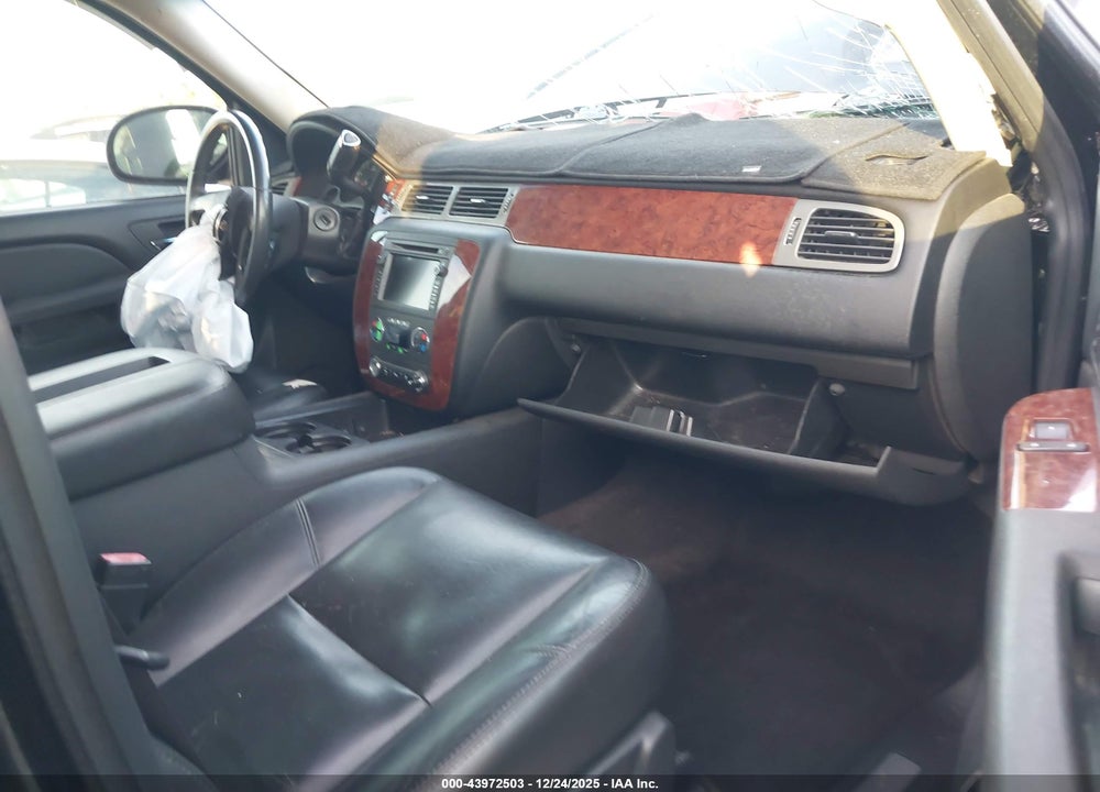 2011 CHEVROLET AVALANCHE 1500 LTZ VIN: 3GNTKGE31BG108989