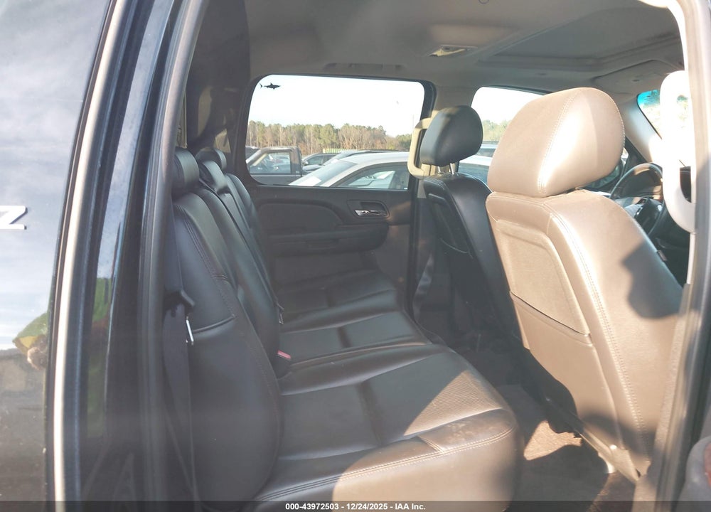 2011 CHEVROLET AVALANCHE 1500 LTZ VIN: 3GNTKGE31BG108989