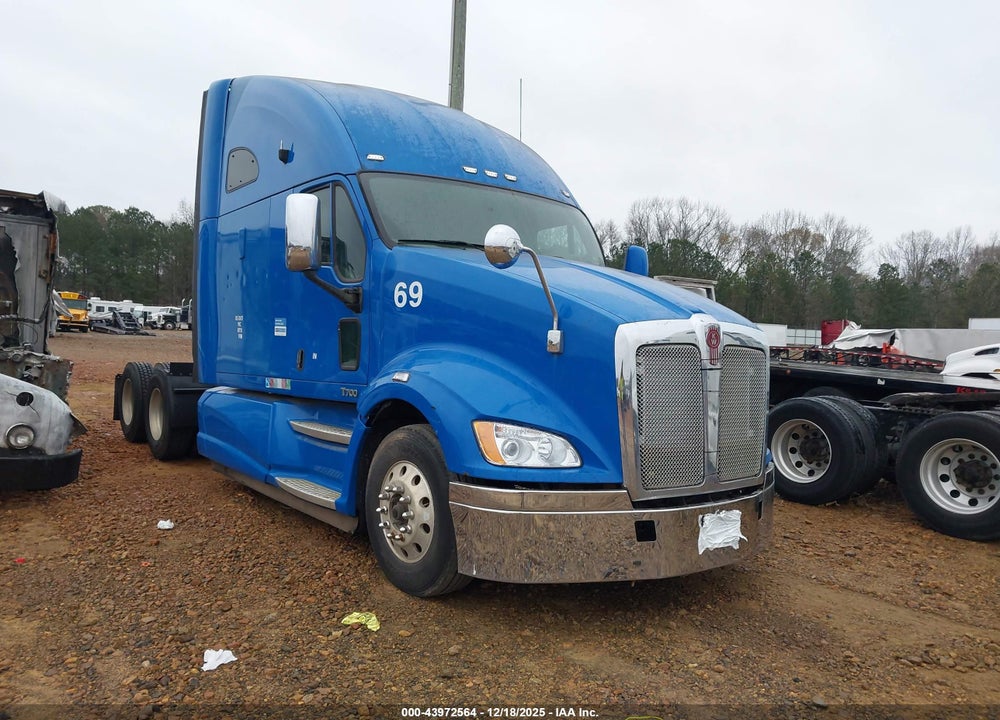 2012 KENWORTH CONSTRUCTION T700 VIN: 1XKFDP9X4CJ314812
