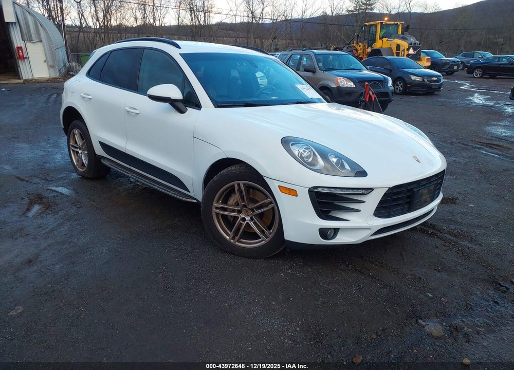 2015 PORSCHE MACAN VIN: WP1AB2A58FLB70245