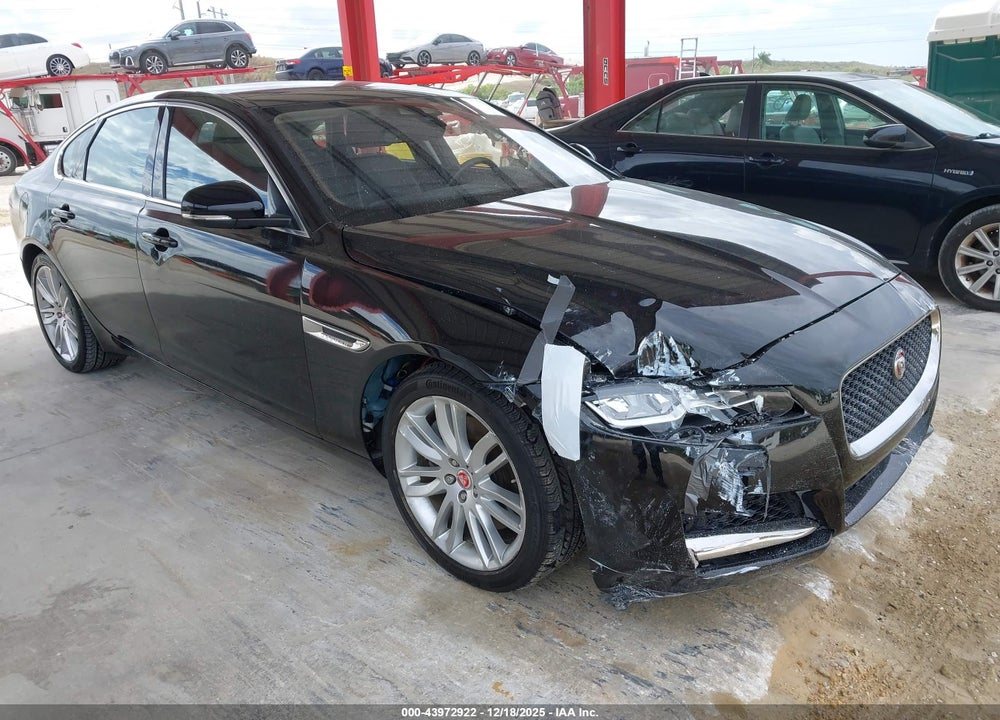 2016 JAGUAR XF 35T PRESTIGE VIN: SAJBK4BV5GCY20085