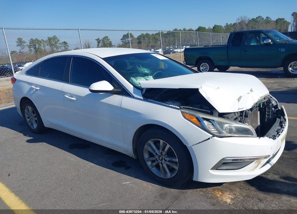 2015 HYUNDAI SONATA SE VIN: 5NPE24AF8FH194508