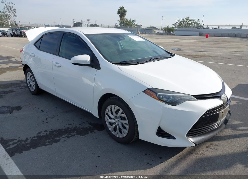 2018 TOYOTA COROLLA LE VIN: 5YFBURHE0JP830437