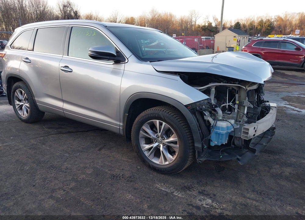 2014 TOYOTA HIGHLANDER XLE V6 VIN: 5TDJKRFHXES013200