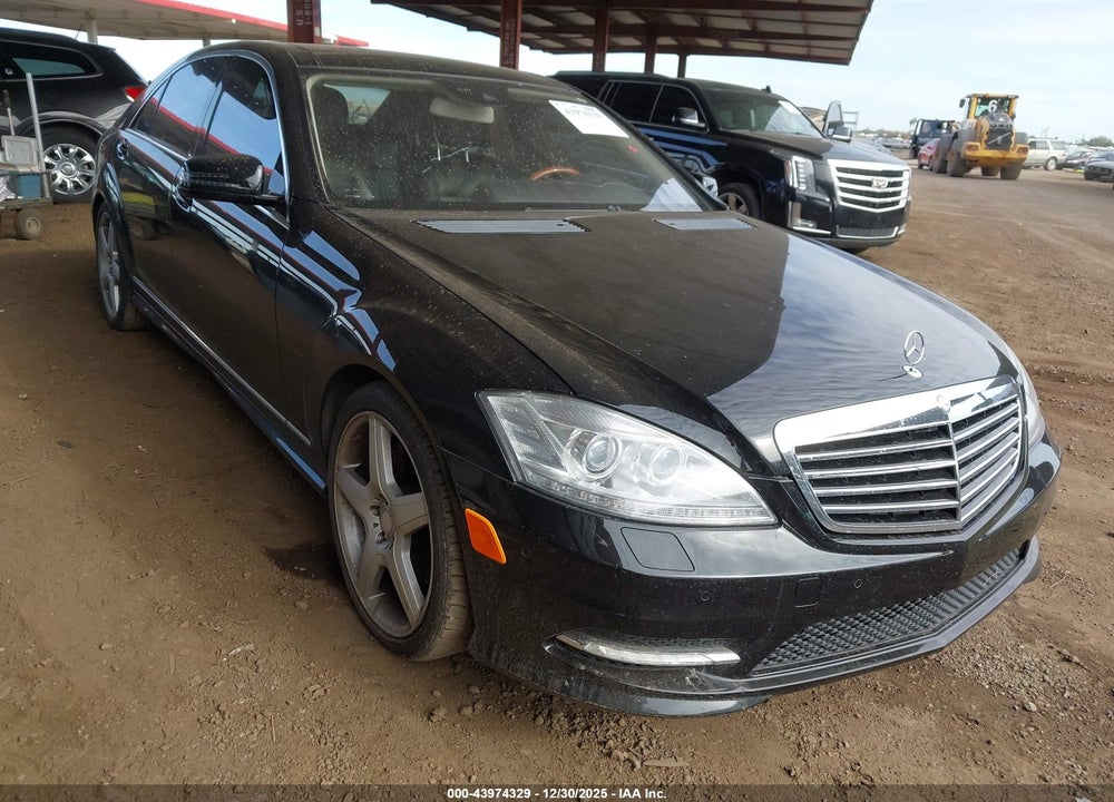 2011 MERCEDES-BENZ S 550 VIN: WDDNG7BB7BA404716