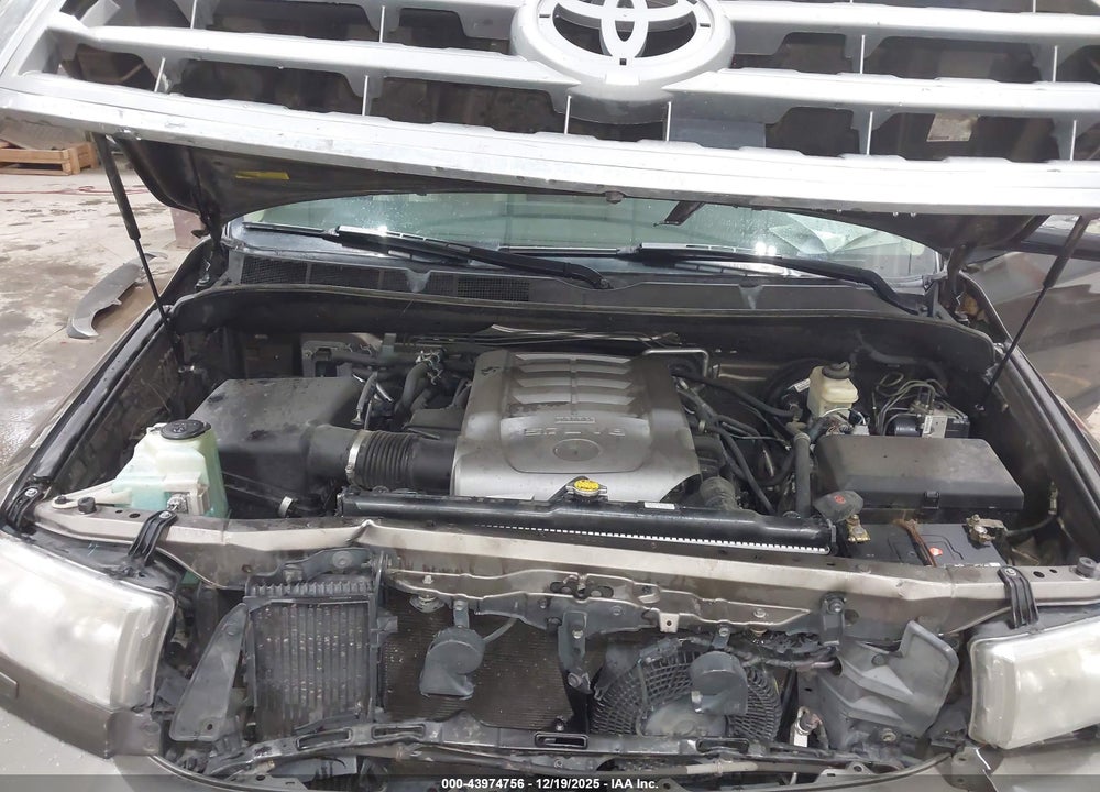 2010 TOYOTA SEQUOIA PLATINUM 5.7L V8 VIN: 5TDDY5G16AS028552
