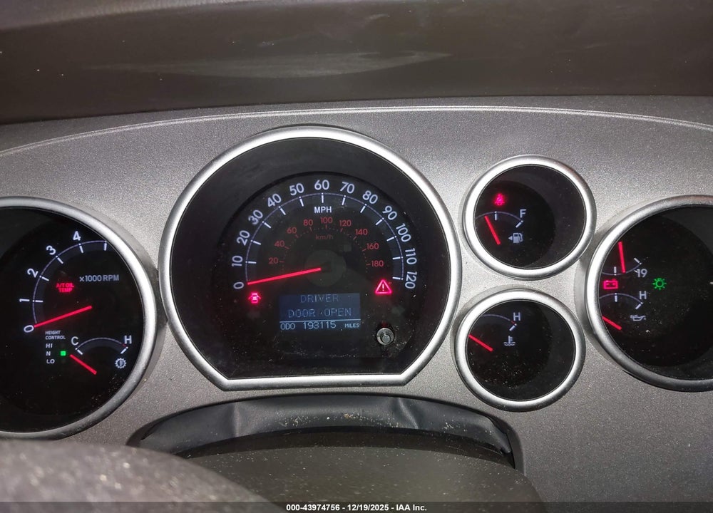 2010 TOYOTA SEQUOIA PLATINUM 5.7L V8 VIN: 5TDDY5G16AS028552