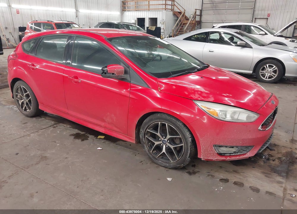 2015 FORD FOCUS SE VIN: 1FADP3K28FL222456