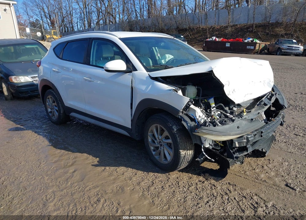 2017 HYUNDAI TUCSON SE VIN: KM8J3CA49HU551462