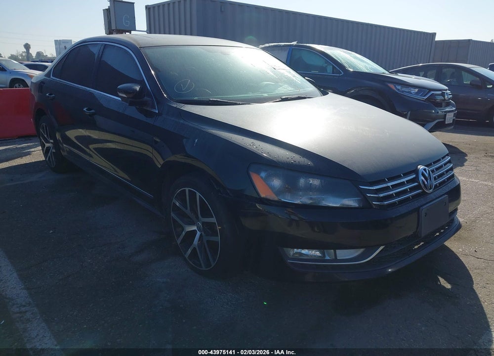 2015 VOLKSWAGEN PASSAT SEL VIN: 1VWCV7A32FC118281