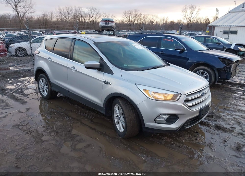 2017 FORD ESCAPE SE VIN: 1FMCU9G97HUB08626