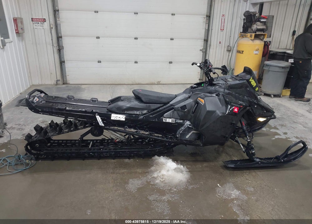 2023 SKI-DOO SUMMIT X EXPERT 850 VIN: 2BPSTHPA2PV000019